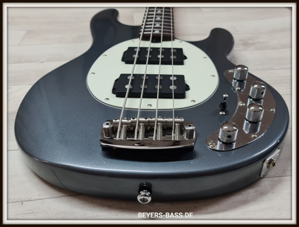 Preview: Sterling by Music Man StingRay Ray34 HH, Charcoal Frost